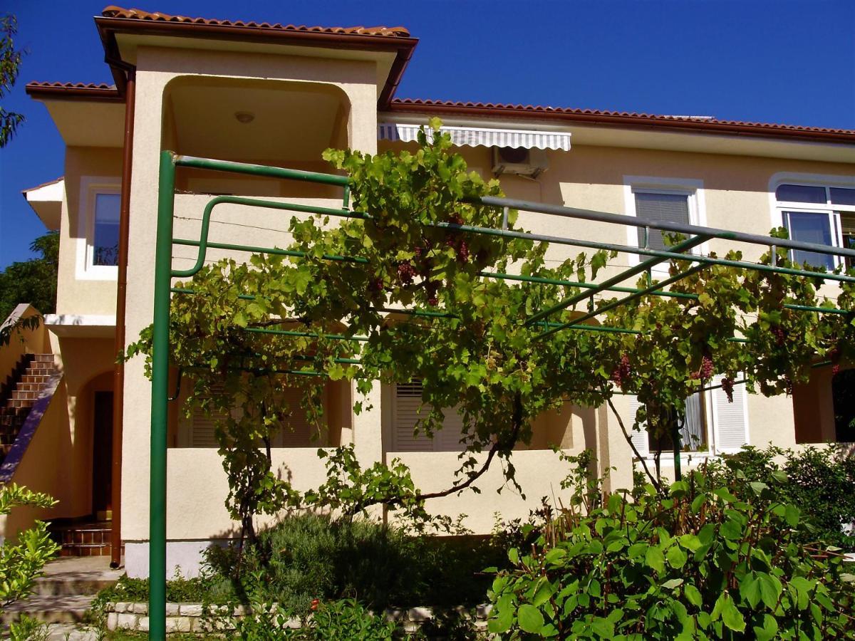 Apartmani Milena Barbat na Rabu エクステリア 写真