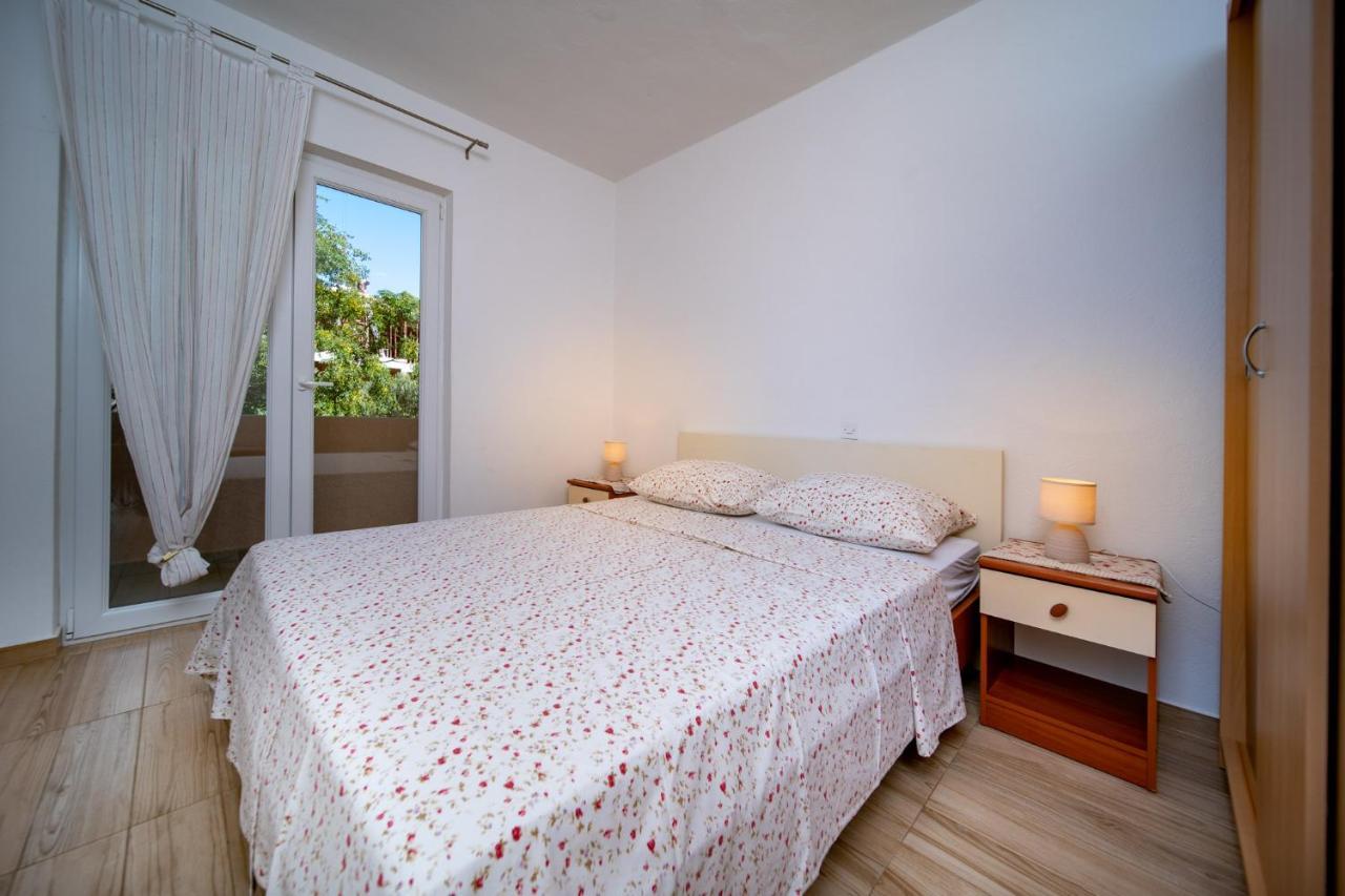 Apartmani Milena Barbat na Rabu エクステリア 写真